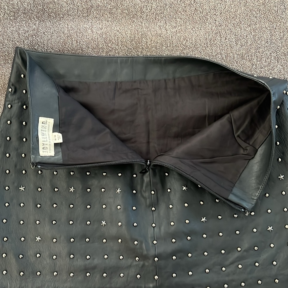 IDYLLWIND WOMEN'S GALLAWAY STUDDED LEATHER MINI SKIRT - Picture 5 of 9